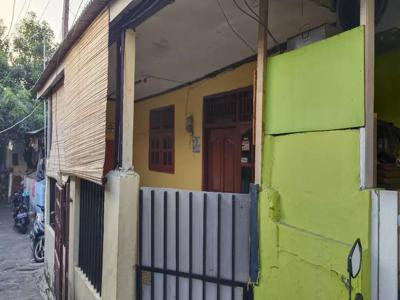 Disewakan tahunan, Rumah Tempat Tinggal 3 menit dari stasiun Tebet