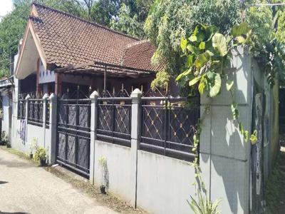 Jual rumah lokasi komplit + beserta isi nya