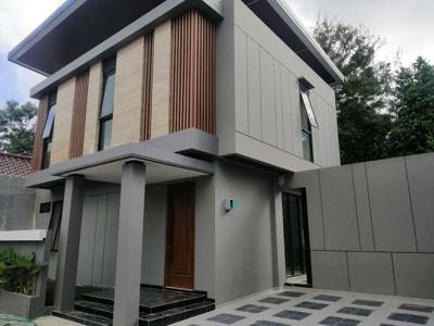 Rumah Baru Megah 2 Lt Dijual Dekat Kota Jogja Depok Sleman Yogyakarta
