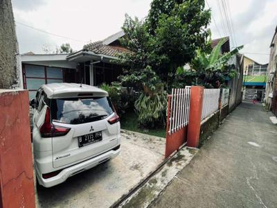 Rumah 385 m2, halaman sekeliling