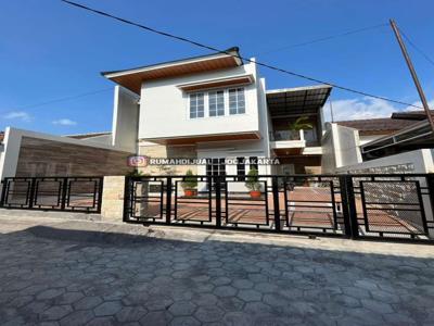 Rumah Mewah Baru di Jalan Palagan Km 9