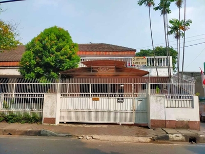 Dihual Rumah Hook Di pinggir jalan bahrudin tangerang banten