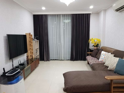 Dijual Apartemen Hampton's Park Tipe 3 Kamar Tidur Kondisi Fully Furni