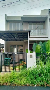 Dijual rumah 3kamar di depan Mall Galaxy Bekasi