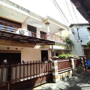 Dijual Rumah Kos2an 10 kamar di Palmerah Jakarta Barat