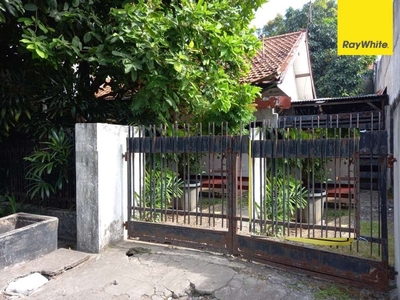 Dijual Rumah Lama Hitung Tanah di Jl. Ngagel Jaya Utara