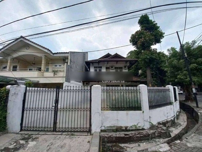 Dijual Rumah Lama Terawat Hook di Jl Lauser Kebayoran Baru