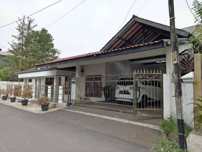 Dijual Rumah Semi Furnish di Duren Sawit Jakarta tim, Murah Tanah Luas
