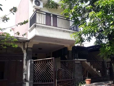 Dijual Rumah Semi Furnish di Puri Surya Jaya Taman Paris Sidoarjo
