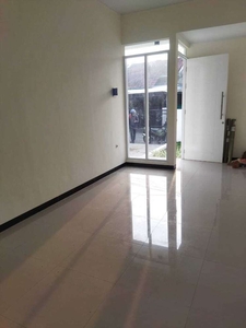 Dijual Rumah Siap Huni Terawat Nyaman di Taman Holis Indah 1 Bandung