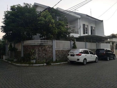 Dijual Rumah Simpang Darmo Permai Selatan, Dekat Citraland