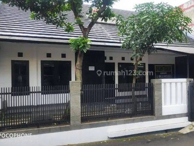 Disewakan Rumah Besar Luas Furnished di Cikutra Bandung