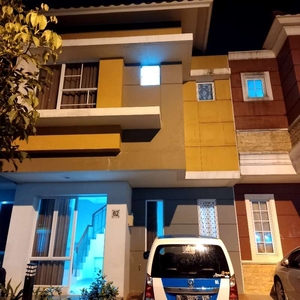 DISEWAKAN Rumah di Malibu Village Gading Serpong