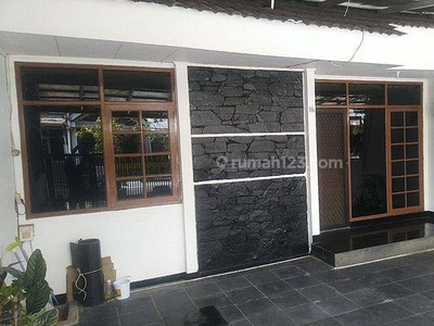 Disewakan Rumah Semi Furnished Di Daerah Kembar Sriwijaya