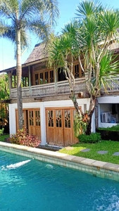 FOR SALE LAND INCLUDING 4 BEDROOMS VILLA IN CANGGU - KW324