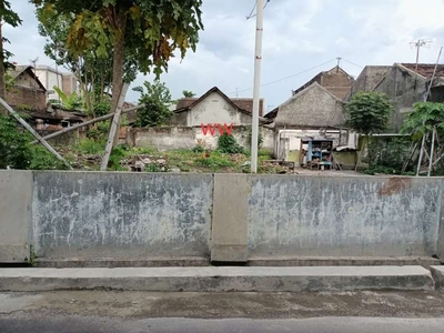 Jual tanah lokasi sumber solo luas 290mtr LD 20m hrg 5jt/m nego