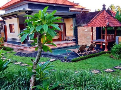 Private Villa with spacious green garden for rent in Ubud area