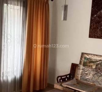 Rumah 2 Lantai Bagus Semi Furnished SHM Bintaro