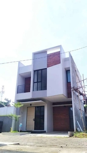 Rumah 2 lantai dekat pintu tol Jati asih Bekasi