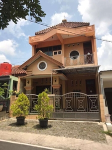 Rumah 2 lantai di Jalan Raya Perumnas Banyumanik Semarang