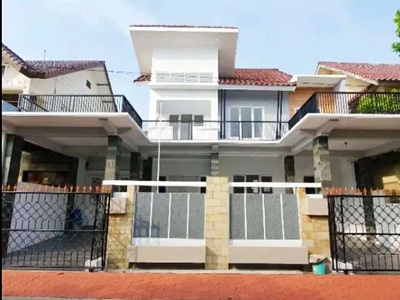 Rumah 2 Lantai Luas 300 m2 Murah di Raffles Hills Cibubur
