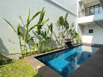 Rumah Bagus Semi Furnished di Kemang, Jakarta Selatan