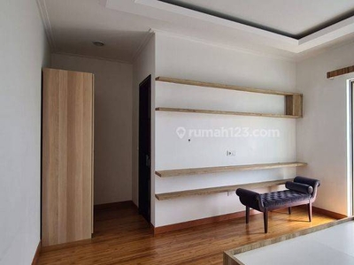 Rumah Bagus Semi Furnished HGB di Golf Island , Jakarta Utara