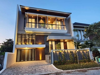 Rumah baru modern Luxury Waterfont Citraland Surabaya