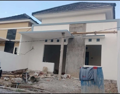 Rumah baru siap huni di dekat SMP negeri 34 pedurungan