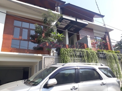 Rumah baru siap huni harga menarik, Kebayoran Baru, Jakarta Selatan