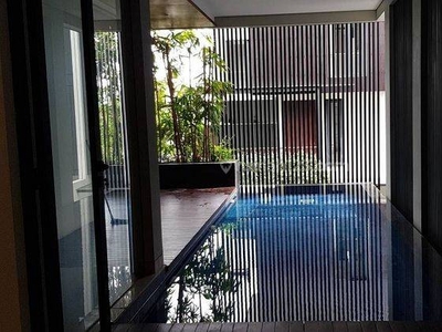 Rumah bergaya modern minimalis di Cilandak, Jakarta Selatan