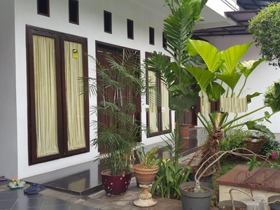 Rumah cantik 2lantai siap huni harga menarik, Kebayoran Baru, Jakarta Selatan