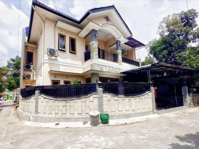 Rumah Dekat Jalan Tajem Unriyo Sekolah Budi Mulia