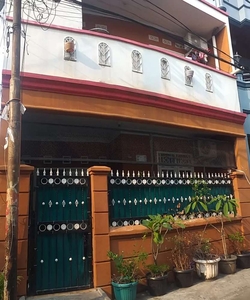 RUMAH DIJUAL 2 LANTAI (AKSES PINTU BERBEDA, 2 RUMAH 1 ATAP)