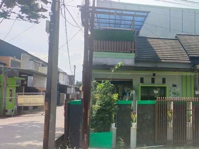Rumah dua lantai hook dalam komplek di Margaasih Kopo Bandung