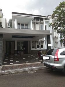 Rumah Hadap Selatan di The Green BSD City Rapih Siap Huni