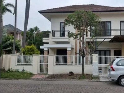 Rumah Hook di Taman Puspa Raya dkt pasar Citraland Surabaya Barat