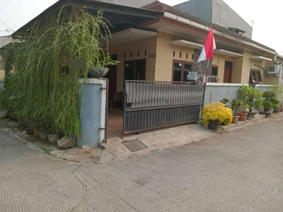 Rumah Hook Lokasi Strategis di Masnaga Jaka Sampurna Bekasi