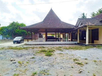 Rumah Joglo Jawa Luas 1800 Dekat Pantai Samas Bantul