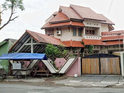 Rumah Klasik Homestay Jati Tua dekat Upn Casa Grande