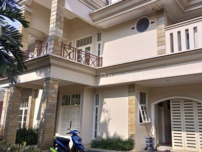 Rumah Mewah 2 Lantai Bagus Semi Furnished Di Jl Bukit Hijau 10.23