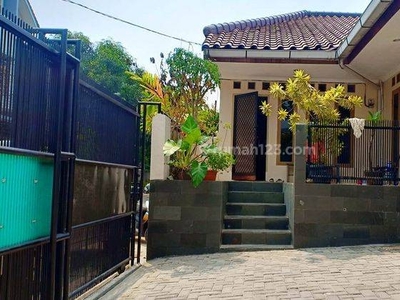 Rumah Mungil Lokasi Strategis Di Kebayoran Baru Jakarta Selatan