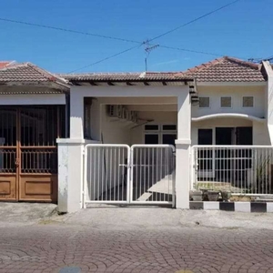 Rumah Nirwana Eksekutif, blok BB, row jalan besar