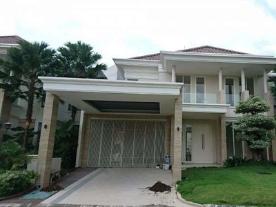 Rumah Pakuwon Indah Grand Golf