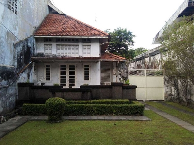 Rumah Pusat Kota Surabaya Lokasi Strategis Dekat Jalan Raya Darmo