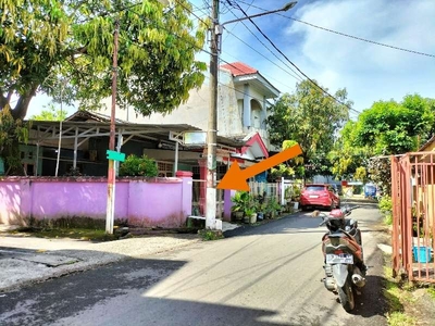 Rumah Sudut dalam kota di Kompleks Hartako Indah Makassar