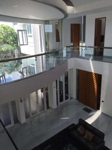 Rumah Termewah Elit Indoor Swimming pool Graha Famili Surabaya