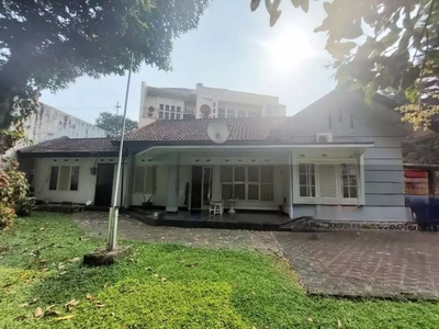 Rumah Tua Hitung Tanah Bagus ShM di Hegarmanah, Bandung