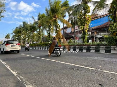 Tanah Pinggir Jalan Raya Utama Sudirman Dkt Teuku Umar , Waturenggong
