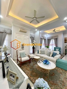 TEBET - RUMAH SANGAT TERAWAT DAN SIAP HUNI, DESIGN MODERN CLASSIC.